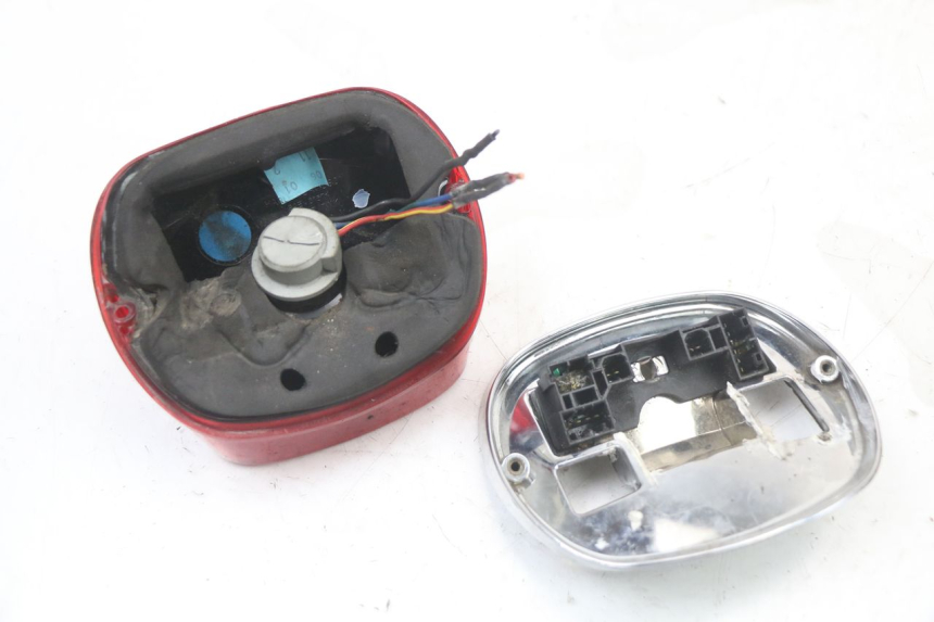 photo de FANALE STOP POSTERIORE  HARLEY DAVIDSON SPORTSTER XL CUSTOM 883 (1999 - 2006) - Caratteristiche distintive