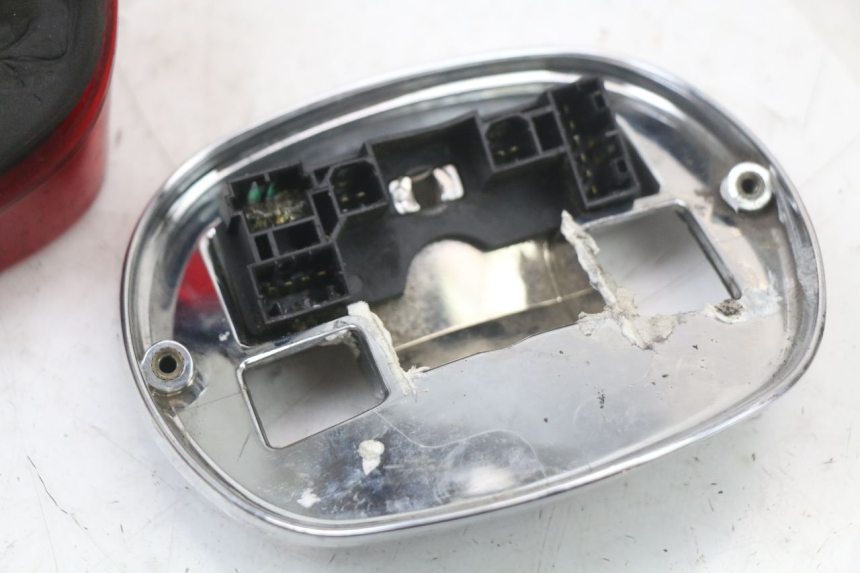 photo de FANALE STOP POSTERIORE  HARLEY DAVIDSON SPORTSTER XL CUSTOM 883 (1999 - 2006) - Primo piano ad alta risoluzione