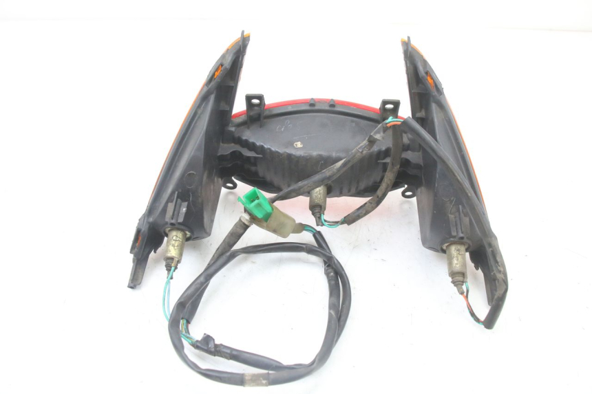 photo de FANALE POSTERIORE HONDA SCV LEAD 100 (2003 - 2007) - Primo piano tecnico