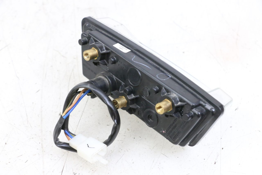 photo de FANALE STOP POSTERIORE  HUSQVARNA SVARTPILEN 401 (2018 - 2023) - Zoom sullo stato d'uso