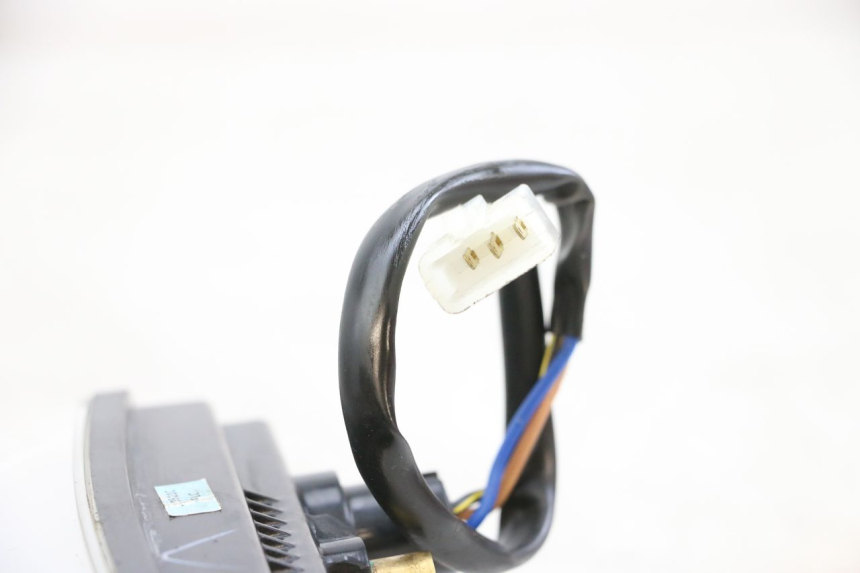 photo de FANALE STOP POSTERIORE  HUSQVARNA SVARTPILEN 401 (2018 - 2023) - Altra angolazione