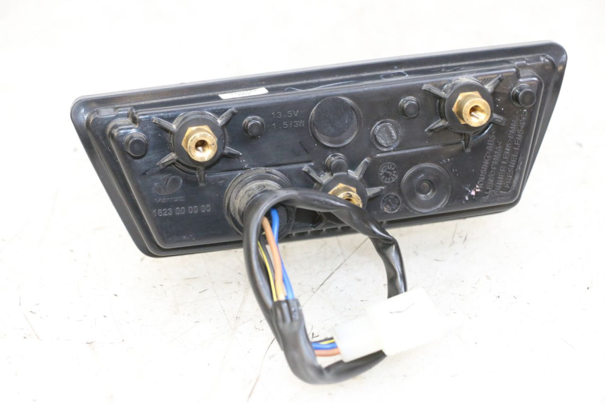 photo de FANALE STOP POSTERIORE  HUSQVARNA SVARTPILEN 401 (2018 - 2023) - Primo piano tecnico