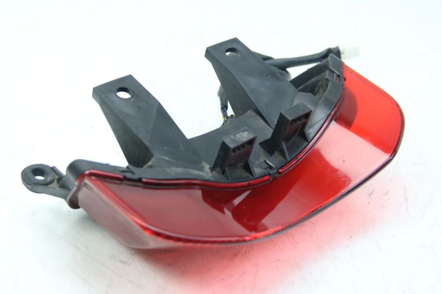 photo de FANALE POSTERIORE YAMAHA HW XENTER 125 (2011 - 2017) - Primo piano tecnico