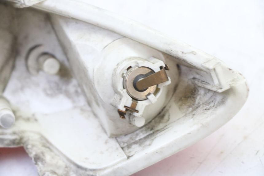 photo de FANALE STOP POSTERIORE  YAMAHA JOG R 50 (2004 - 2014) - Altra vista dell'articolo