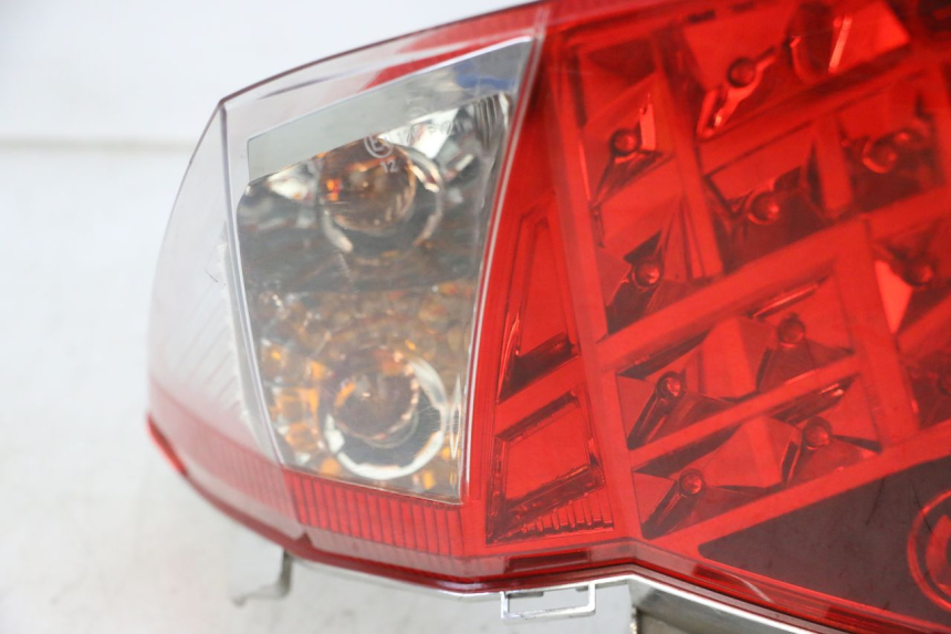 photo de FANALE STOP POSTERIORE  SYM JOYMAX 125 (2010 - 2017) - Ispezione visiva dettagliata