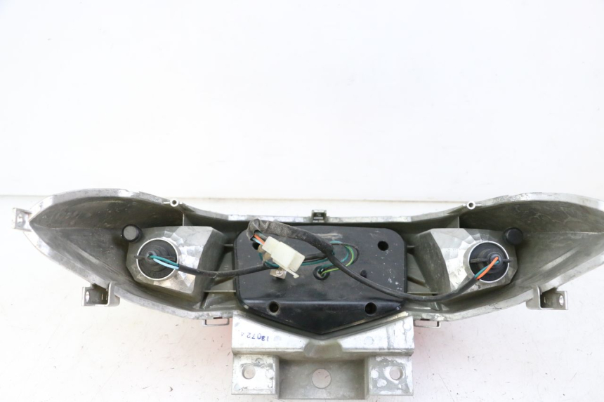 photo de FANALE STOP POSTERIORE  SYM JOYMAX 125 (2010 - 2017) - Stato della superficie e materiale