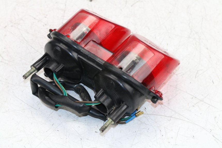 photo de FANALE POSTERIORE KINROAD XT125-19 ROAD KING 125 (2010 - 2012) - Stato della superficie e materiale