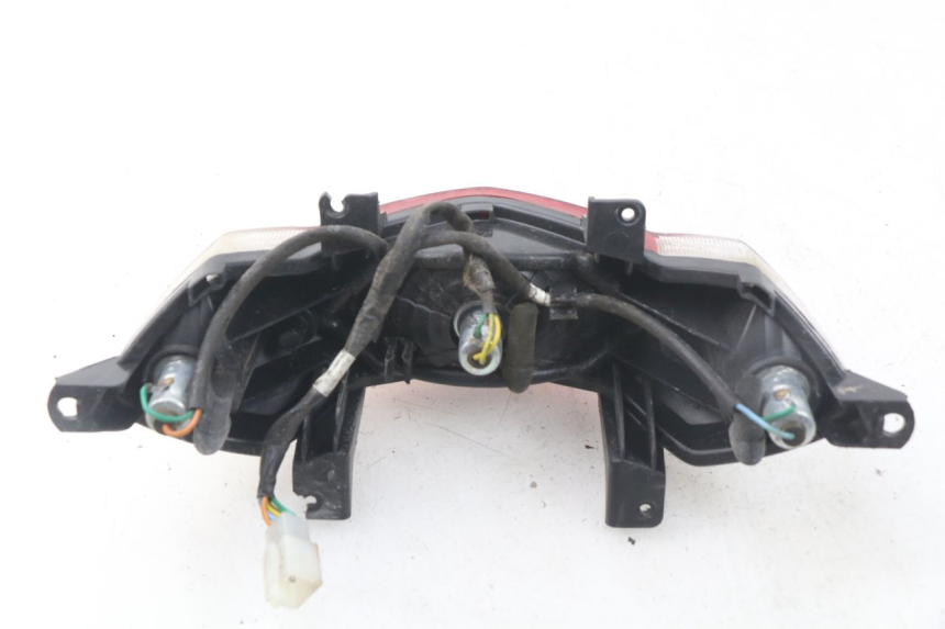 photo de FANALE POSTERIORE PEUGEOT KISBEE 2T 50 (2010 - 2017) - Zoom sullo stato d'uso