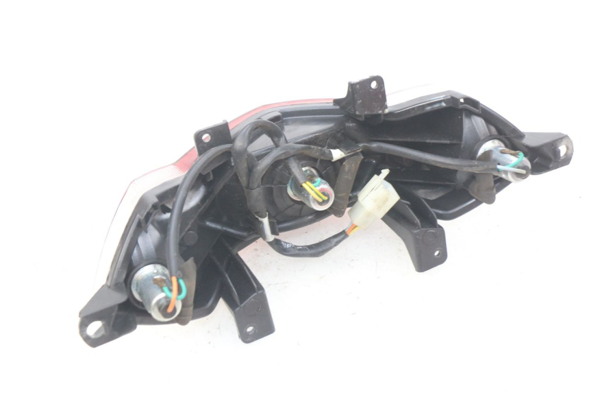 photo de FANALE POSTERIORE PEUGEOT KISBEE 2T 50 (2010 - 2017) - Altra angolazione
