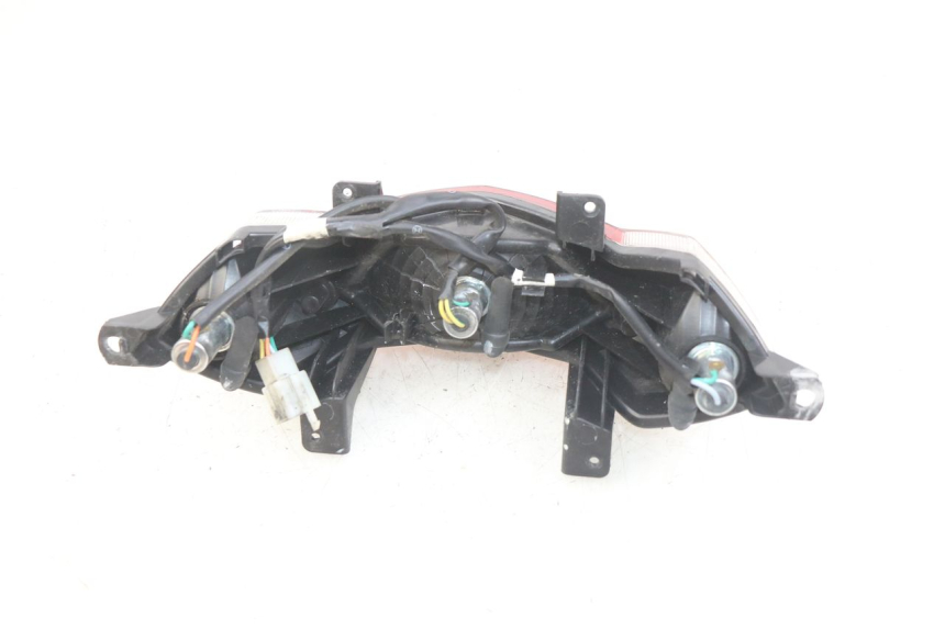photo de FANALE POSTERIORE PEUGEOT KISBEE 2T 50 (2010 - 2017) - Altra angolazione
