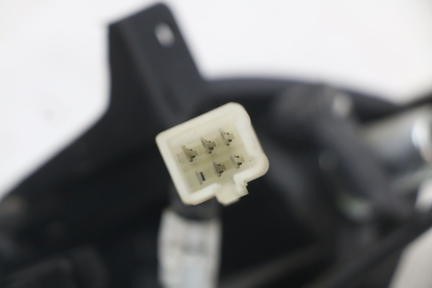 photo de FANALE POSTERIORE PEUGEOT KISBEE 2T 50 (2010 - 2017) - Ricambio usato controllato