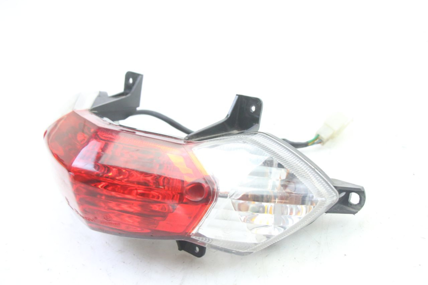 photo de FANALE POSTERIORE PEUGEOT KISBEE 2T 50 (2010 - 2017) - Zoom sullo stato d'uso