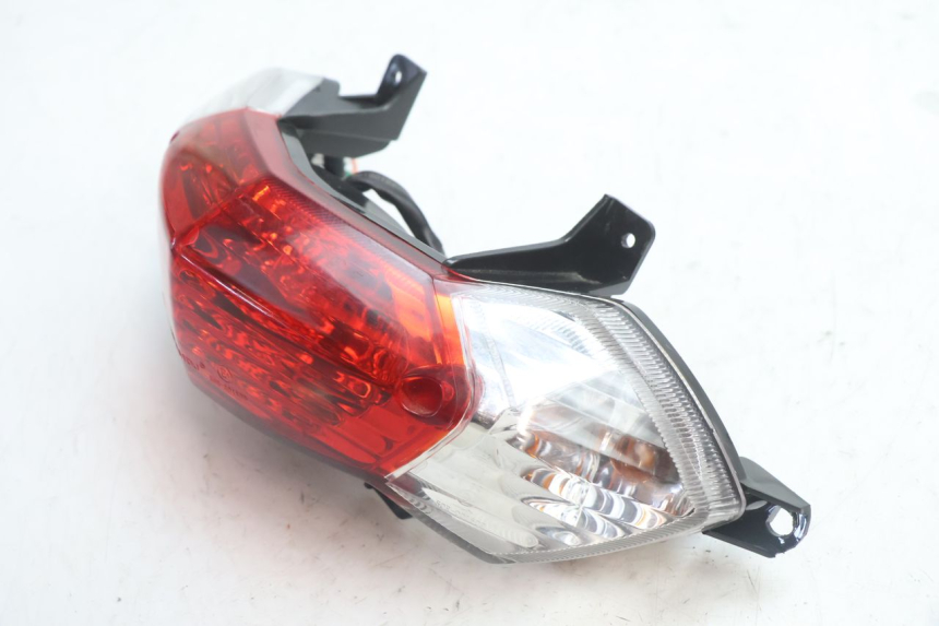 photo de FANALE STOP POSTERIORE  PEUGEOT KISBEE 2T 50 (2018 - 2022) - Zoom sullo stato d'uso