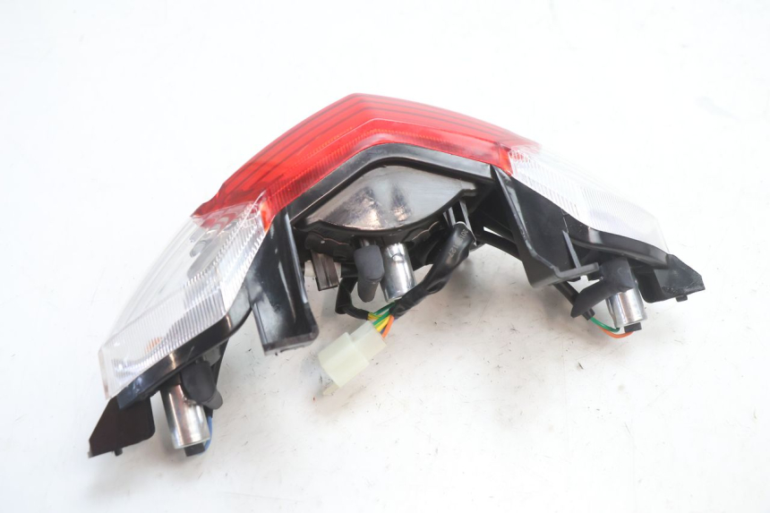 photo de FANALE STOP POSTERIORE  PEUGEOT KISBEE 2T 50 (2018 - 2022) - Altra angolazione