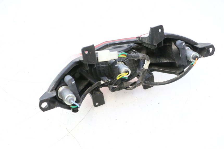 photo de FANALE POSTERIORE PEUGEOT KISBEE 4T 50 (2018 - 2022) - Stato della superficie e materiale