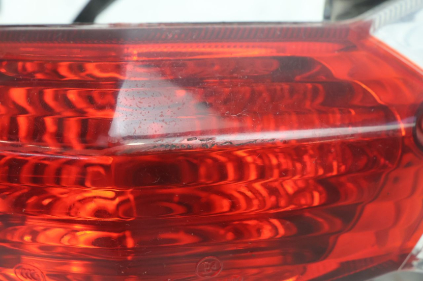 photo de FANALE POSTERIORE PEUGEOT KISBEE 4T 50 (2010 - 2017) - Dettaglio del componente