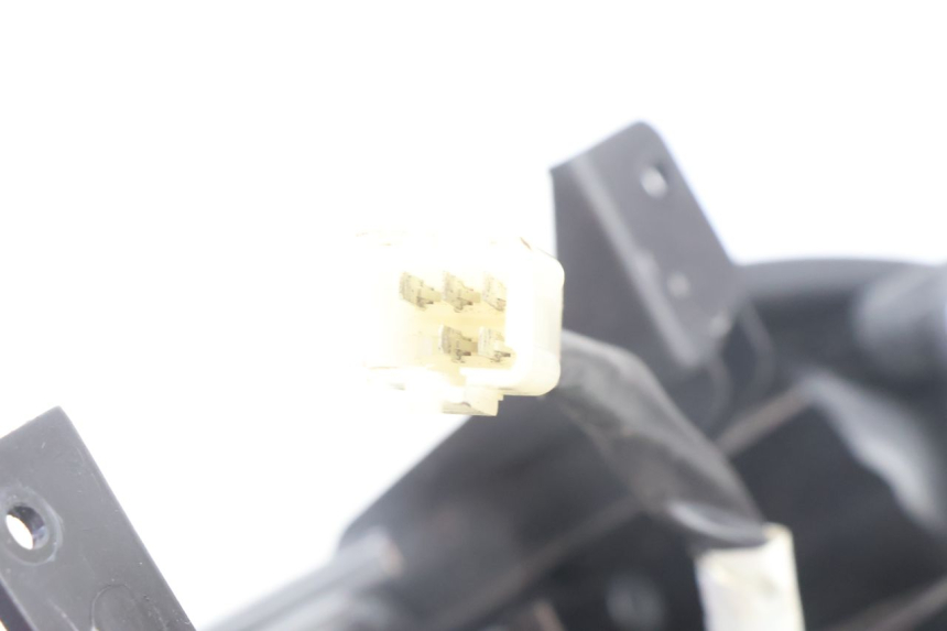 photo de FANALE POSTERIORE PEUGEOT KISBEE 4T 50 (2010 - 2017) - Stato della superficie e materiale