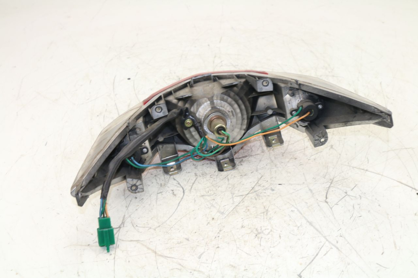 photo de FANALE POSTERIORE KYMCO AGILITY RS 4T 50 (2009 - 2013) - Dettagli dei punti di fissaggio