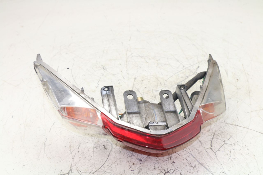 photo de FANALE POSTERIORE KYMCO AGILITY RS 4T 50 (2009 - 2013) - Stato della superficie e materiale