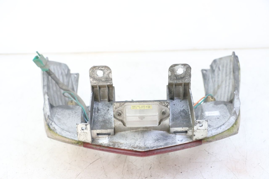 photo de FANALE POSTERIORE KYMCO DINK 4T 50 (2007 - 2018) - Dettagli dei punti di fissaggio