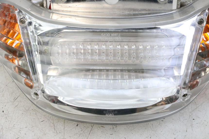 photo de FANALE STOP POSTERIORE  KYMCO XCITING 500 (2007 - 2010) - Zoom sullo stato d'uso