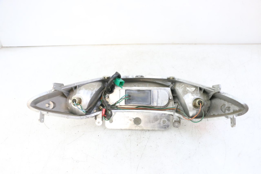 photo de FANALE STOP POSTERIORE  KYMCO XCITING 500 (2007 - 2010) - Dettagli dei punti di fissaggio