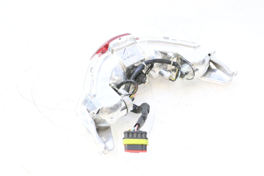 photo de FANALE STOP POSTERIORE  PIAGGIO LIBERTY IGET 4T 50 (2015 - 2020) - Altra vista dell'articolo