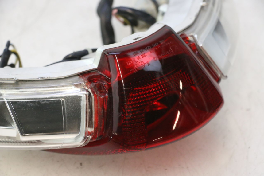 photo de FANALE STOP POSTERIORE  PIAGGIO LIBERTY IGET 4T 50 (2015 - 2020) - Stato della superficie e materiale