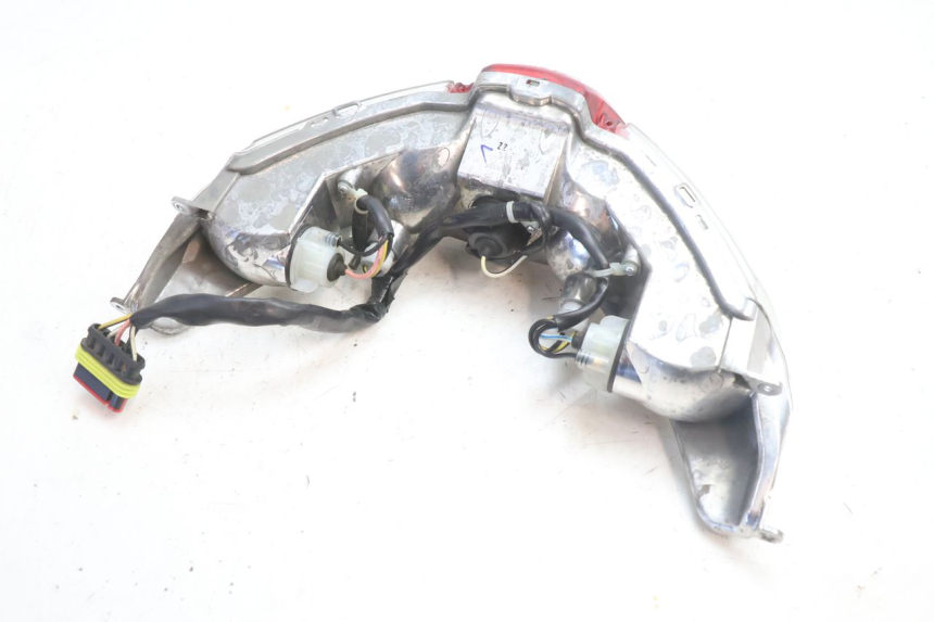 photo de FANALE STOP POSTERIORE  PIAGGIO LIBERTY IGET 4T 50 (2021 - 2025) - Altra angolazione