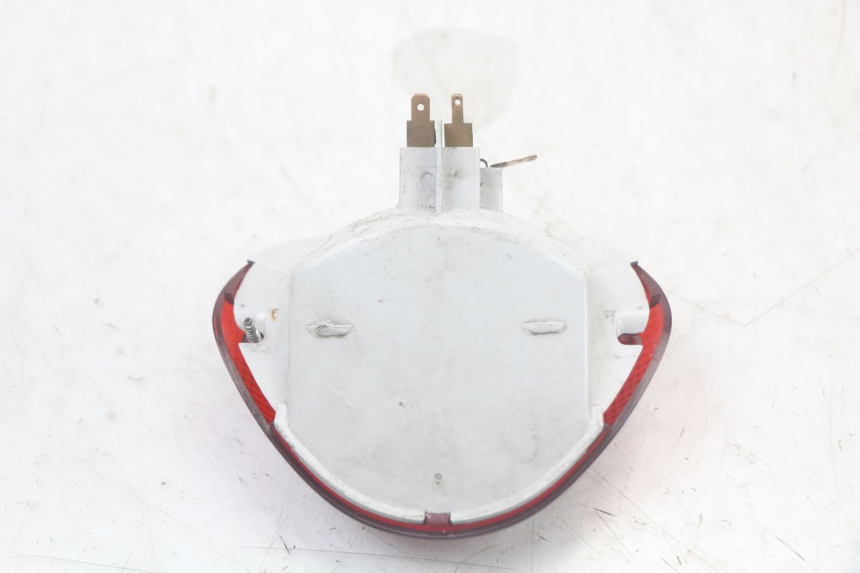 photo de FANALE POSTERIORE PIAGGIO LIBERTY 125 (2009 - 2013) - Primo piano tecnico