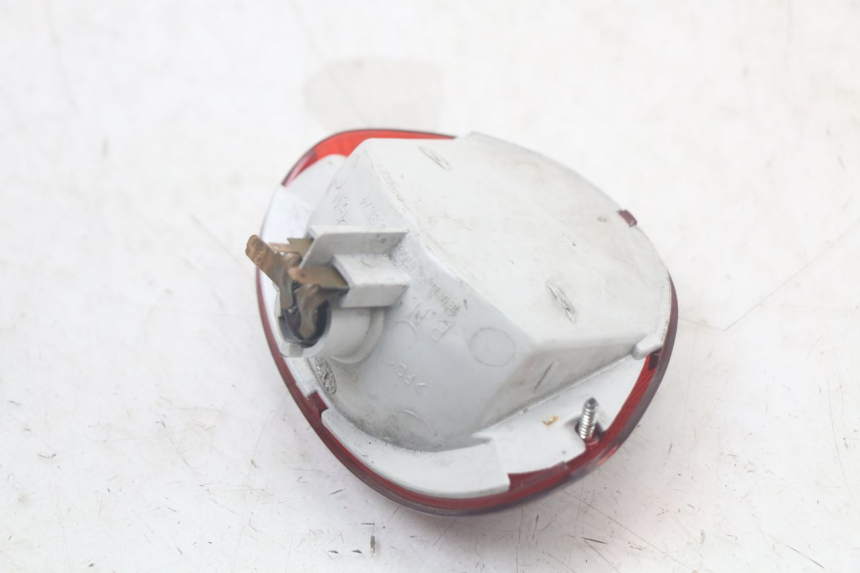 photo de FANALE POSTERIORE PIAGGIO LIBERTY 125 (2009 - 2013) - Dettagli dei punti di fissaggio