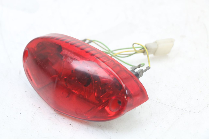 photo de FANALE POSTERIORE PEUGEOT LUDIX 50 (2005 - 2007) - Zoom sullo stato d'uso