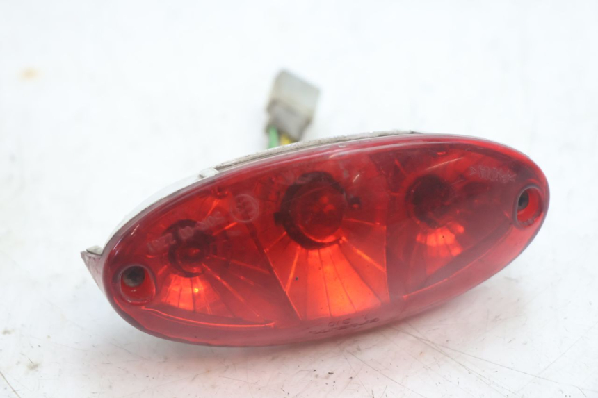 photo de FANALE POSTERIORE PEUGEOT LUDIX 50 (2005 - 2007) - Zoom sullo stato d'uso