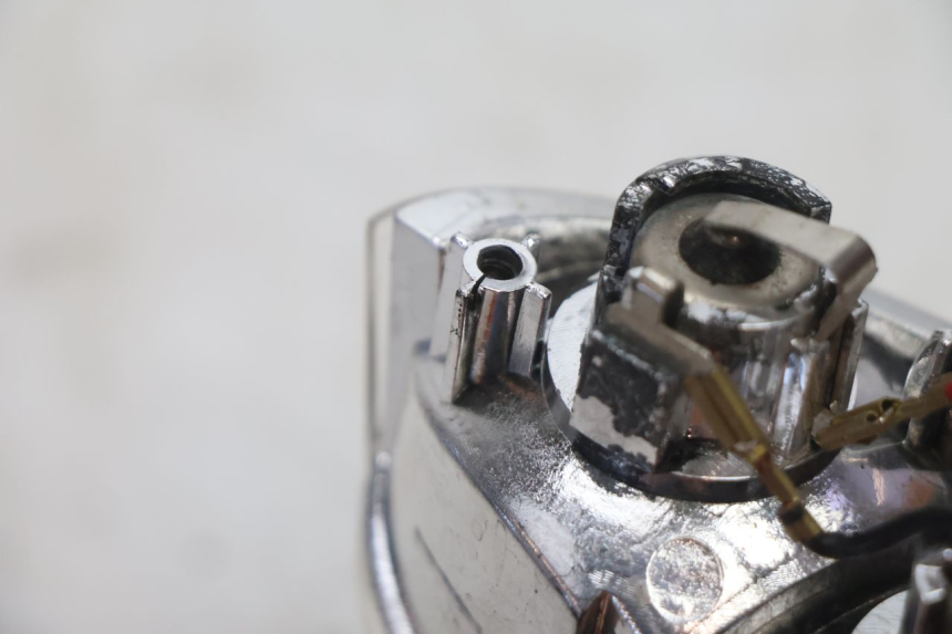 photo de FANALE STOP POSTERIORE  PEUGEOT LUDIX SNAKE 2T 50 (2004 - 2014) - Dettagli dei punti di fissaggio