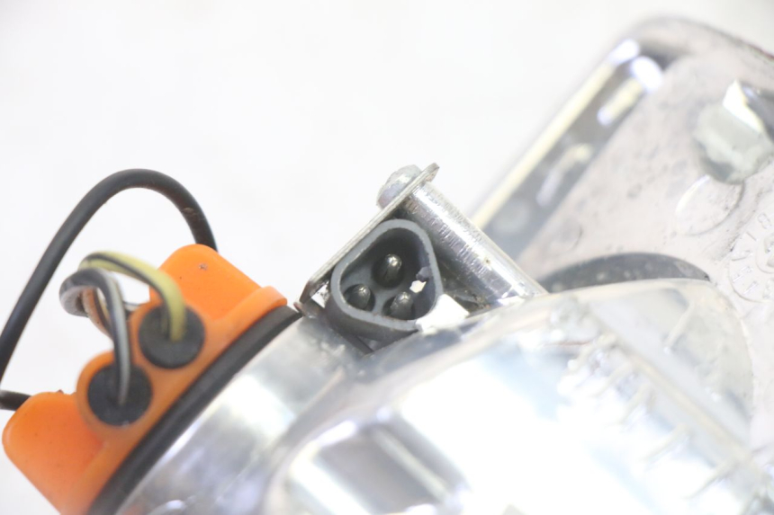 photo de FANALE STOP POSTERIORE  PIAGGIO LXV 4T 50 (2009 - 2013) - Dettagli dei punti di fissaggio