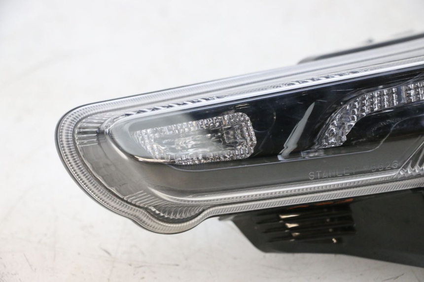 photo de FANALE STOP POSTERIORE  YAMAHA NEO'S CORE 1 (2022 - 2026) - Caratteristiche distintive