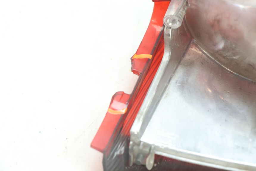 photo de FANALE STOP POSTERIORE  YAMAHA NEO'S NEOS 2T 50 (1998 - 2007) - Marcature e riferimenti originali