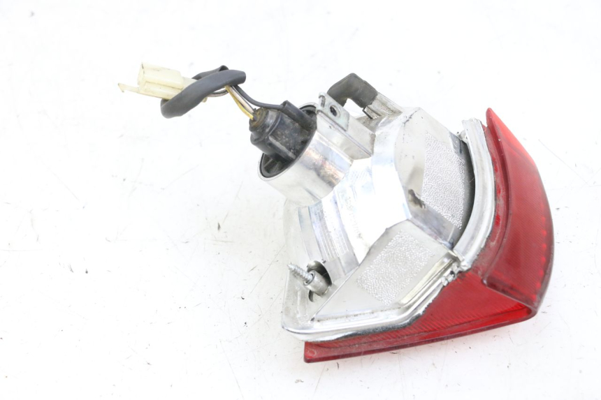 photo de FANALE POSTERIORE PIAGGIO NEW TYPHOON 50 (2018 - 2021) - Primo piano tecnico