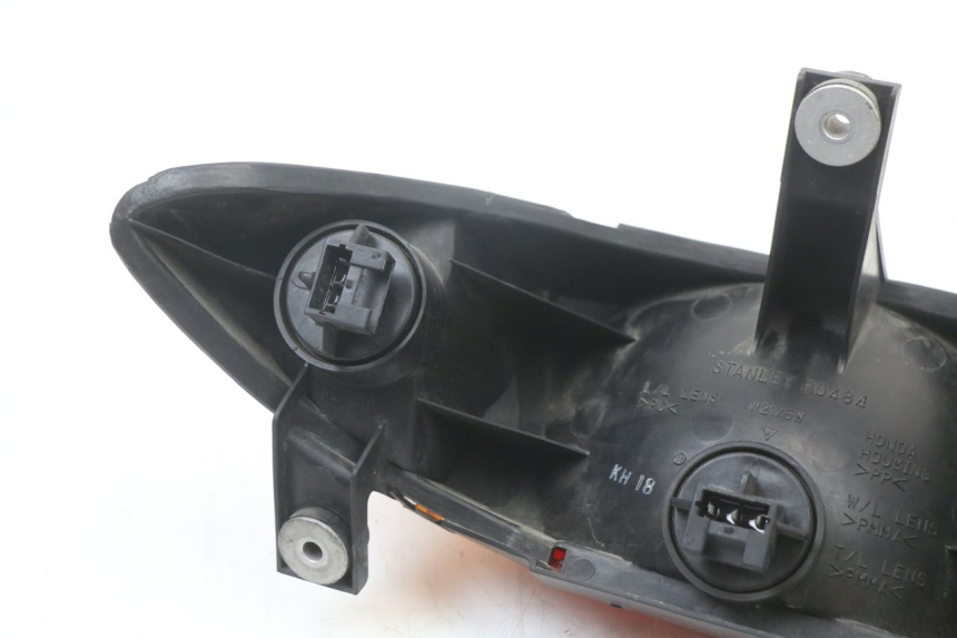 photo de FANALE POSTERIORE HONDA NTV DEAUVILLE 650 (1998 - 2001) - Dettagli dei punti di fissaggio