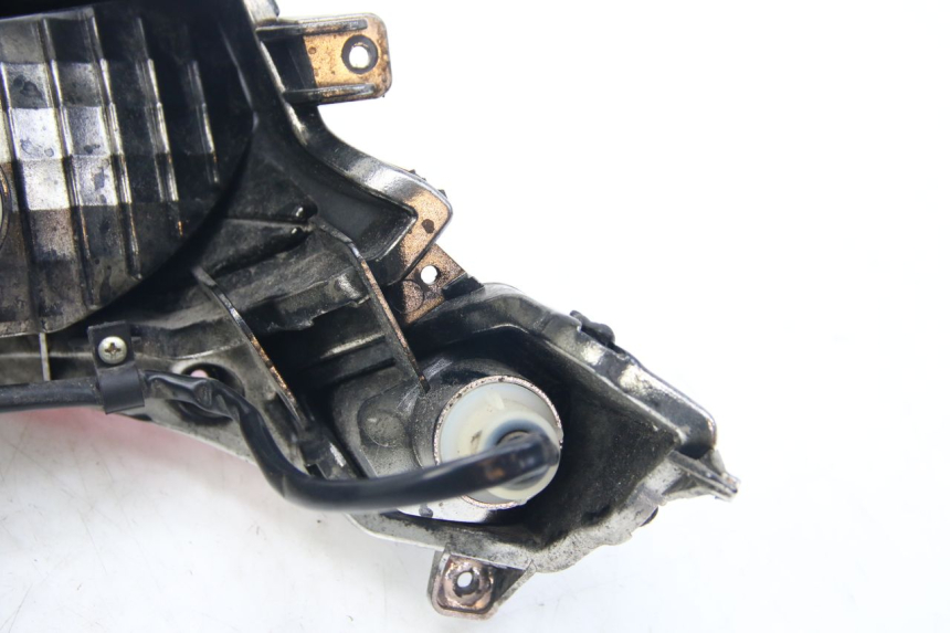 photo de FANALE STOP POSTERIORE  SYM ORBIT III 3 4T 50 (2021 - 2025) - Stato della superficie e materiale