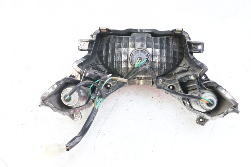 photo de FANALE POSTERIORE SYM ORBIT III 3 4T 50 (2018 - 2021) - Stato della superficie e materiale