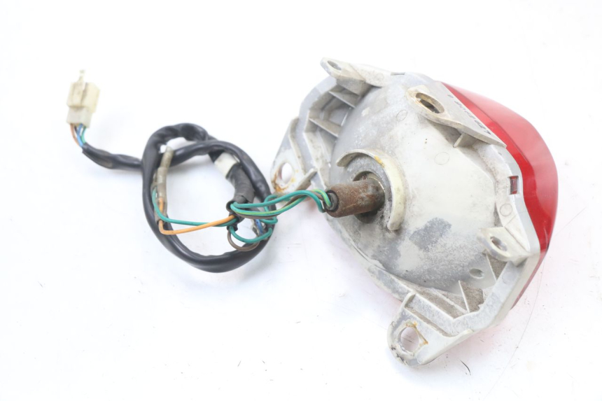 photo de FANALE STOP POSTERIORE  SYM ORBIT 50 (2008 - 2010) - Primo piano tecnico