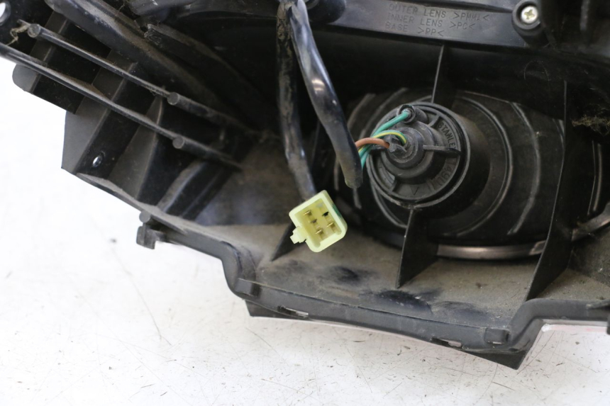 photo de FANALE POSTERIORE HONDA PCX (JF47) 125 (2012 - 2013) - Zoom sullo stato d'uso