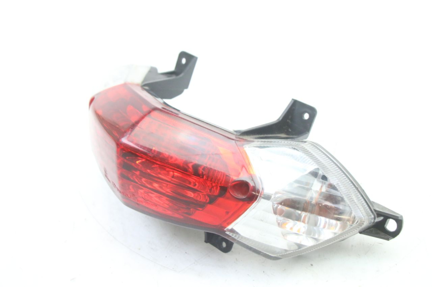 photo de FANALE POSTERIORE PEUGEOT KISBEE 4T 50 (2018 - 2022) - Zoom sullo stato d'uso