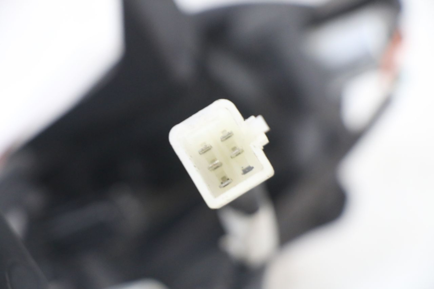 photo de FANALE POSTERIORE PEUGEOT KISBEE 4T 50 (2018 - 2022) - Marcature e riferimenti originali