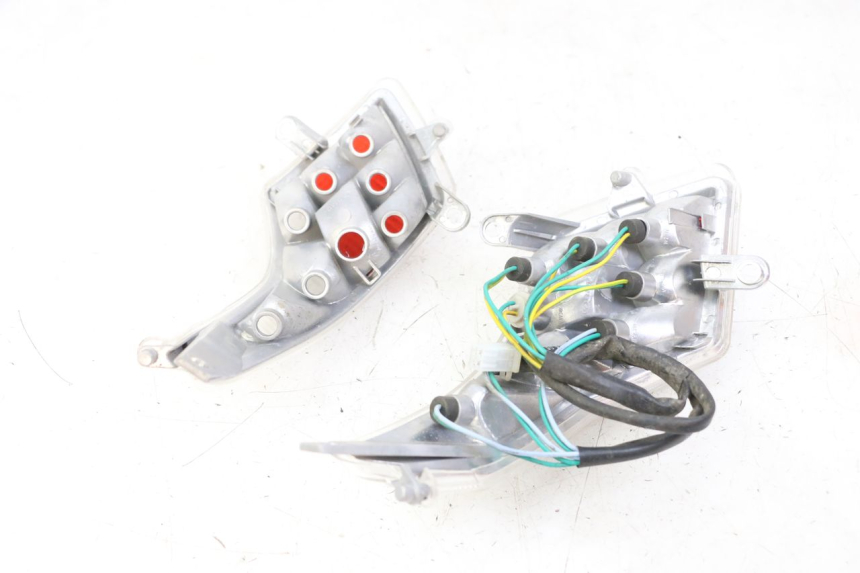 photo de FANALE STOP POSTERIORE  PEUGEOT VIVACITY 125 (2010 - 2017) - Zoom sullo stato d'uso