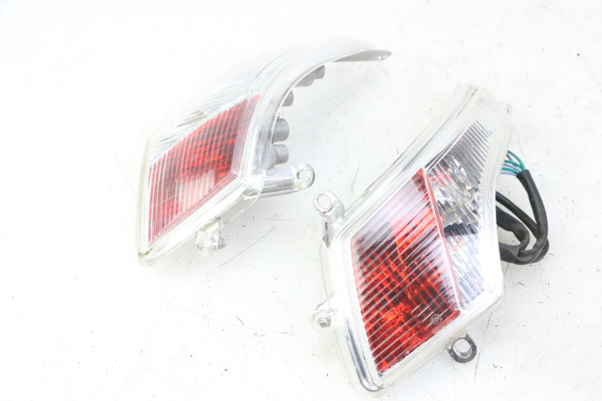 photo de FANALE STOP POSTERIORE  PEUGEOT VIVACITY 125 (2010 - 2017) - Altra angolazione