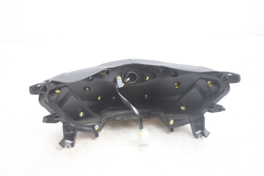 photo de FANALE STOP POSTERIORE  JM MOTORS R-MAX TECH 50 (2024 - 2026) - Primo piano tecnico