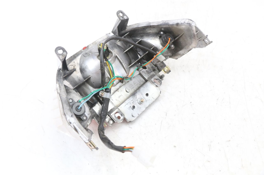 photo de FANALE POSTERIORE TNT MOTOR ROMA 10' 4T 50 (2019 - 2022) - Primo piano tecnico