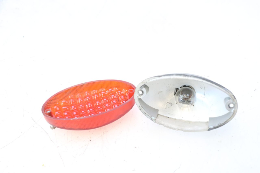photo de FANALE STOP POSTERIORE  MZ RT 125 (2000 - 2008) - Primo piano tecnico